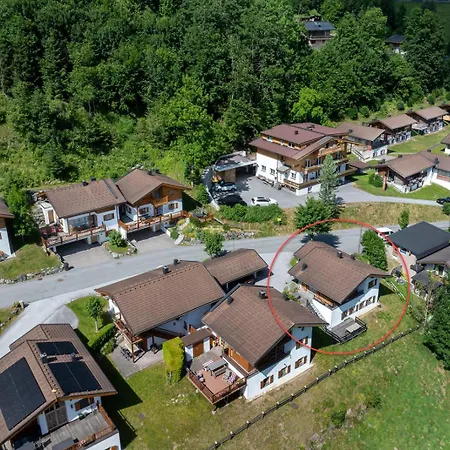 Schoeneben Escape Wald im Pinzgau